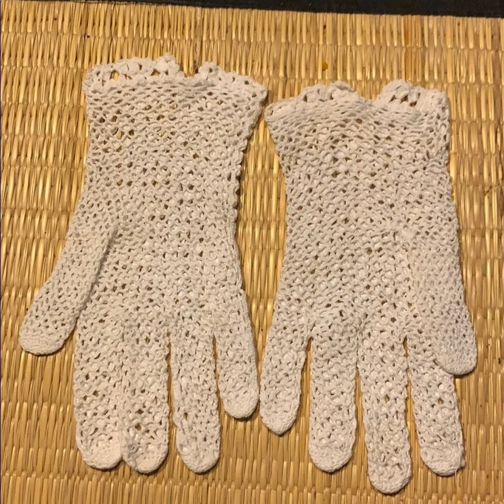 Vintage Ivory Crotchet Gloves‎